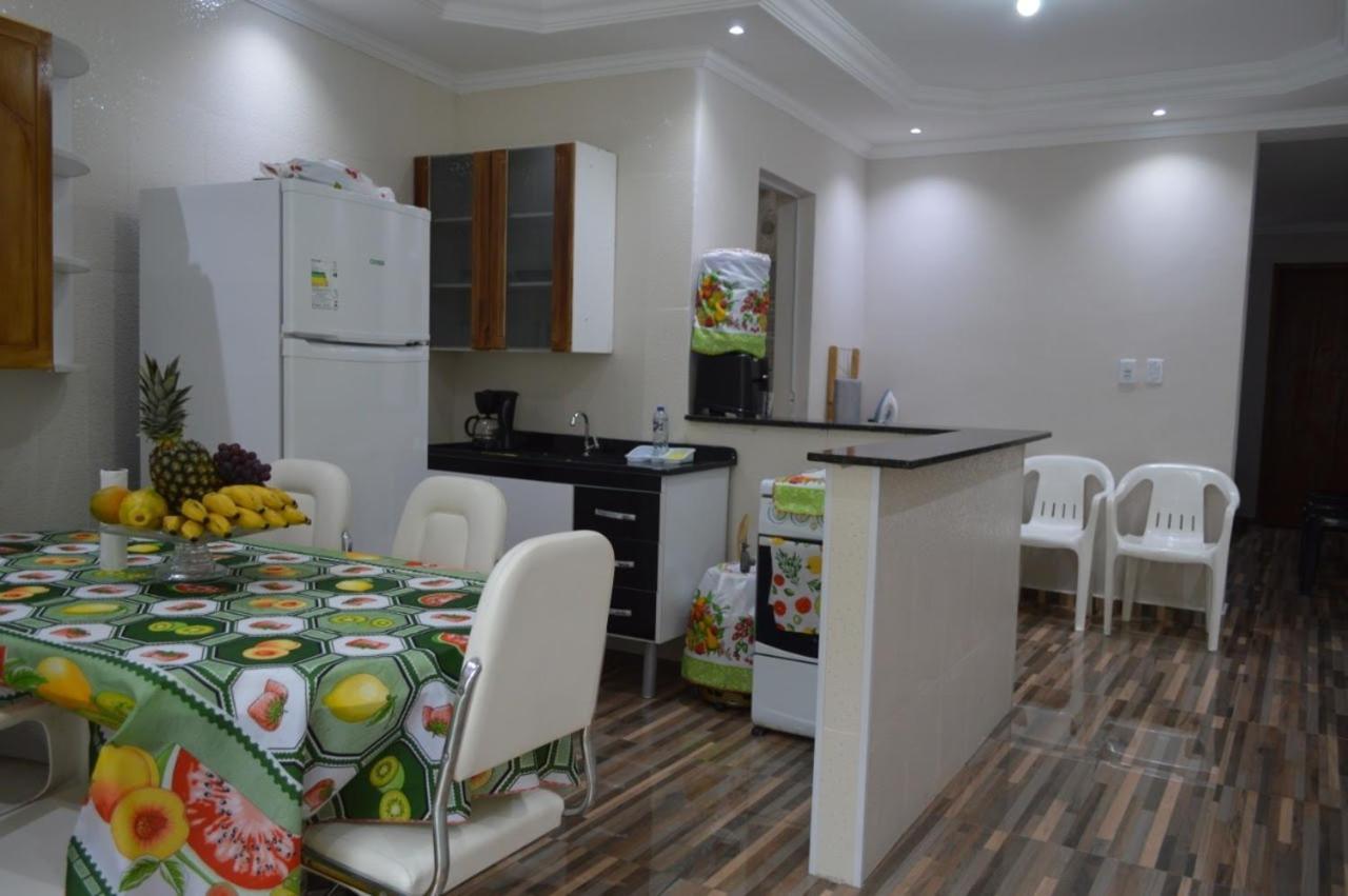 Casa Da Familia Em Aparecida Tv Wi Fi 4 Banheiros A 5 Min Da Basilica Holiday home *