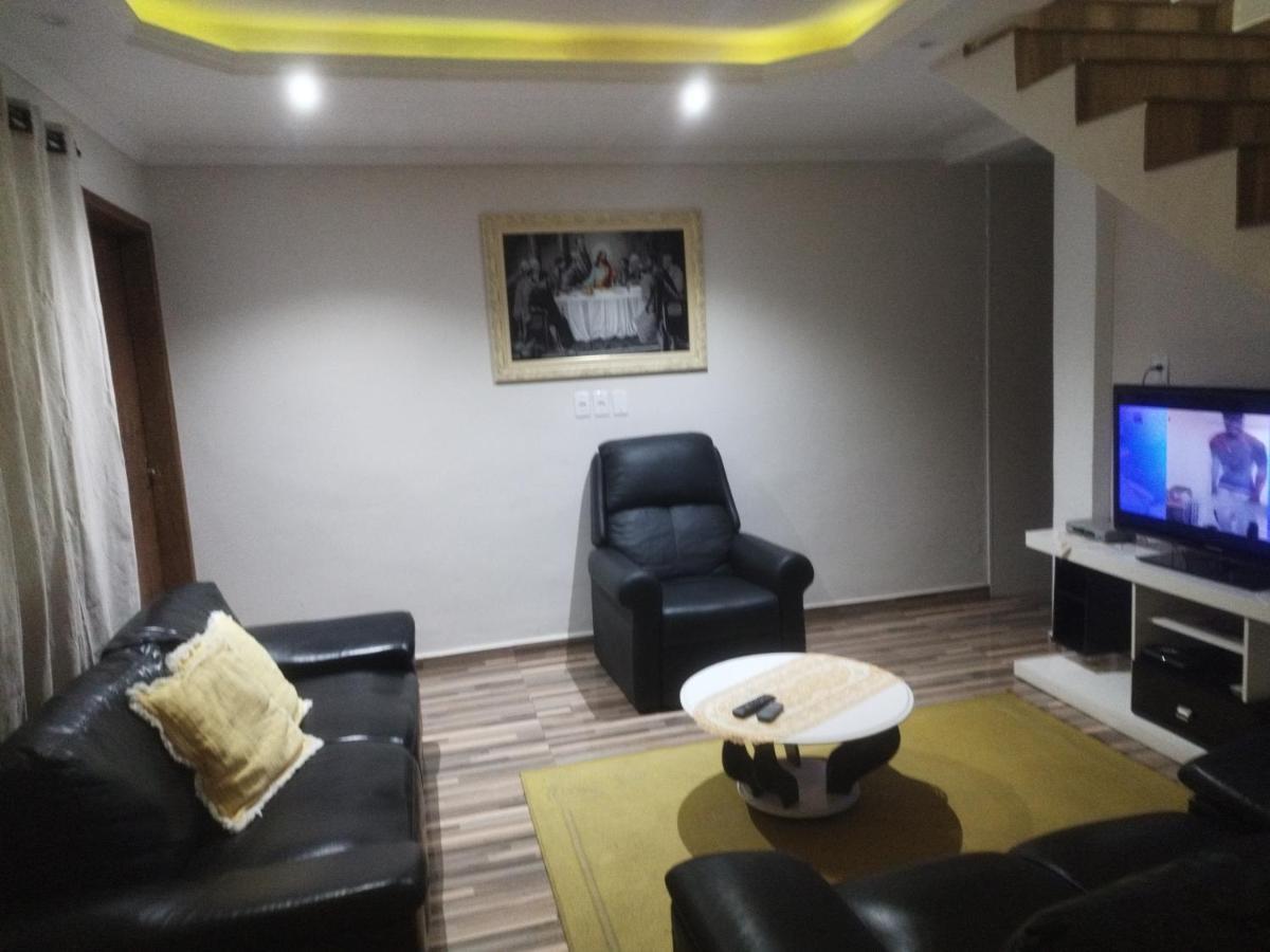 Casa Da Familia Em Aparecida Tv Wi Fi 4 Banheiros A 5 Min Da Basilica Holiday home Aparecida (Sao Paulo)
