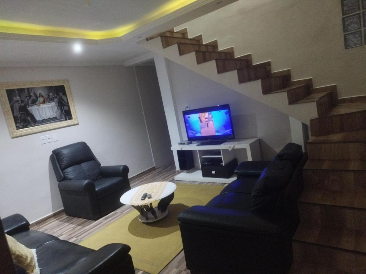 Casa Da Familia Em Aparecida Tv Wi Fi 4 Banheiros A 5 Min Da Basilica *