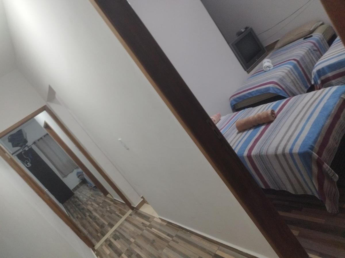 Casa Da Familia Em Aparecida Tv Wi Fi 4 Banheiros A 5 Min Da Basilica Aparecida (Sao Paulo)