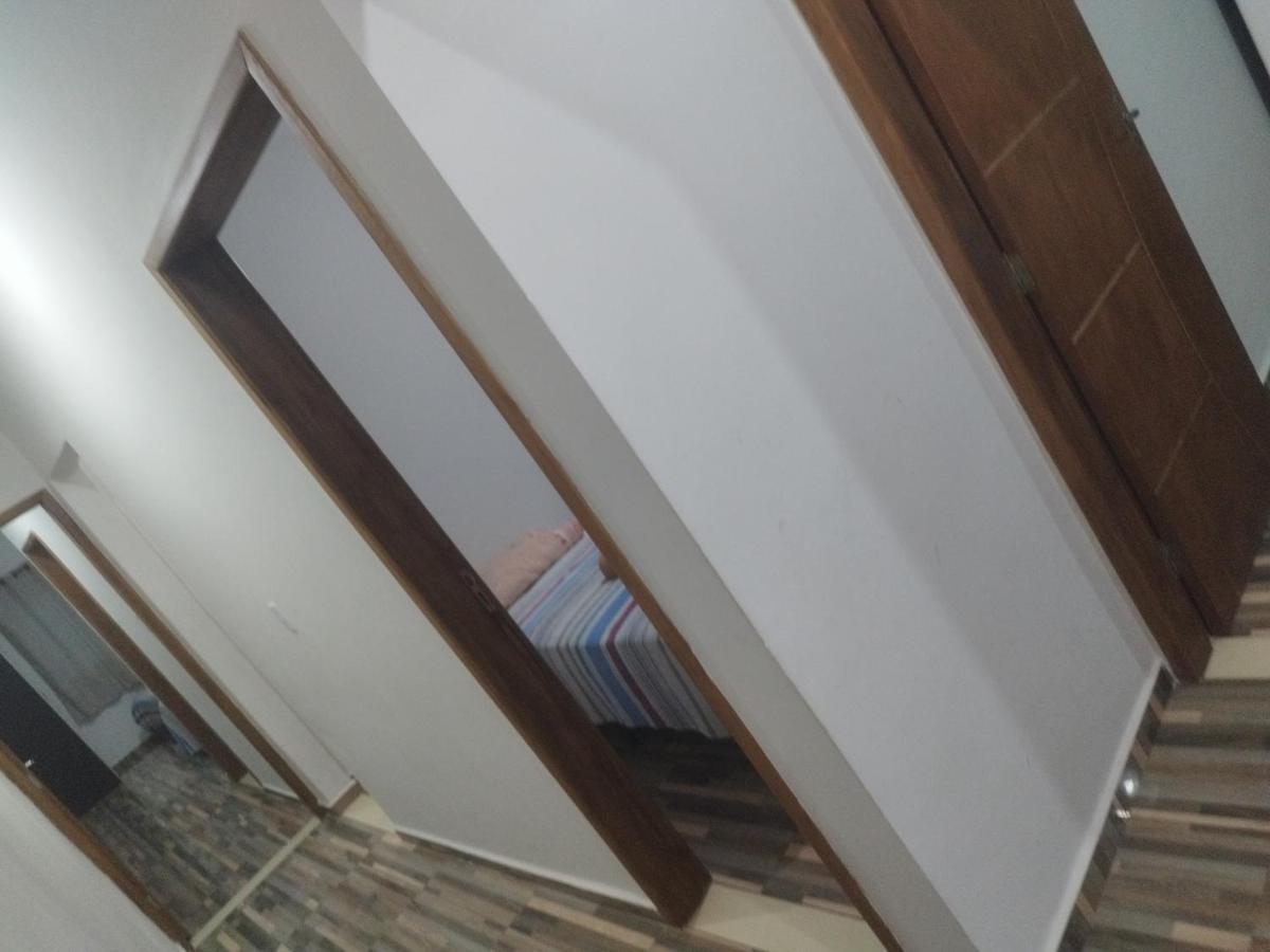 Casa Da Familia Em Aparecida Tv Wi Fi 4 Banheiros A 5 Min Da Basilica Holiday home Aparecida (Sao Paulo)
