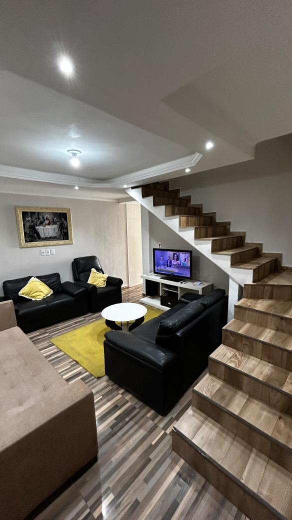 Casa Da Familia Em Aparecida Tv Wi Fi 4 Banheiros A 5 Min Da Basilica Holiday home *