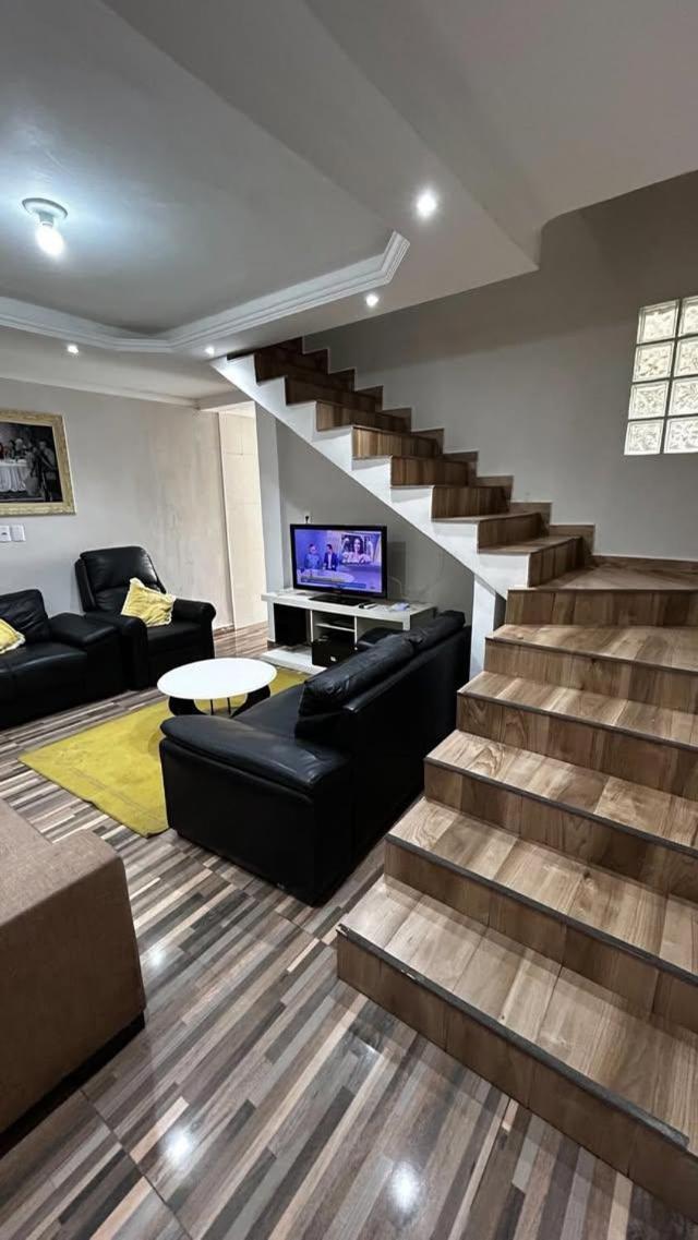 Casa Da Familia Em Aparecida Tv Wi Fi 4 Banheiros A 5 Min Da Basilica Holiday home Aparecida (Sao Paulo)